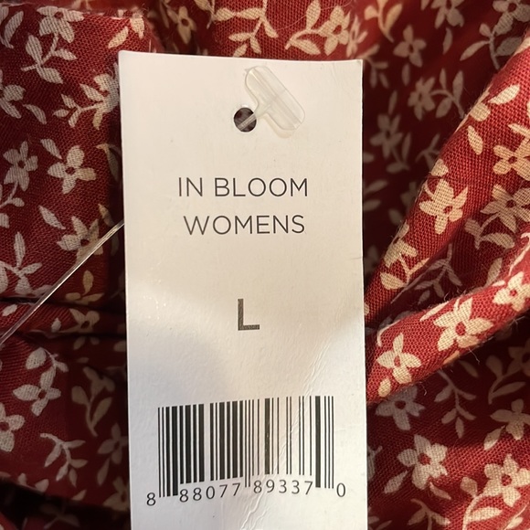 NWT dip In Bloom 3/4 Sleeve Floral V-Neck Button Down Shirt Size Large - Picture 7 of 8